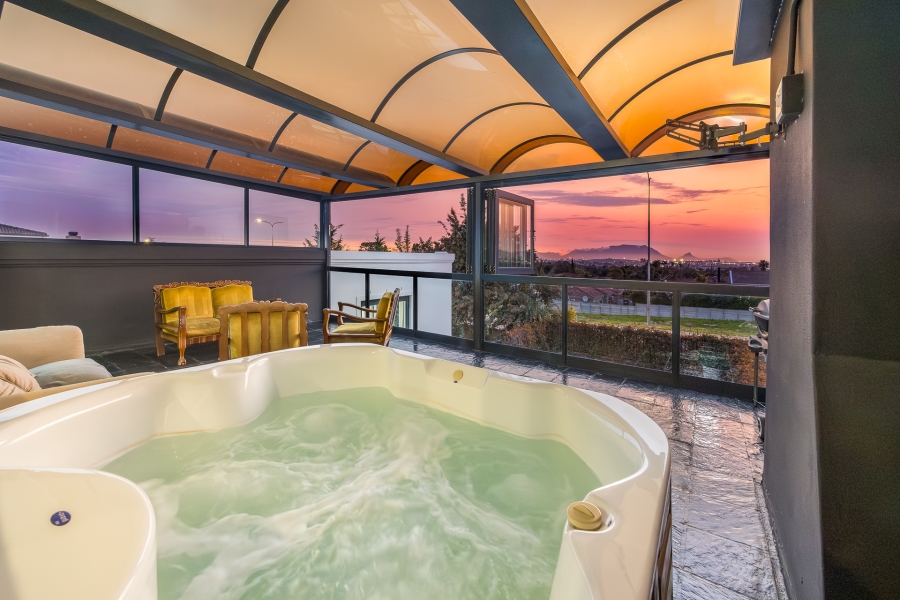 5 Bedroom Property for Sale in Deo Gracia Western Cape